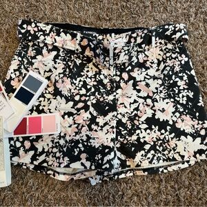 Express high waist tailored shorts size 6 with belt.